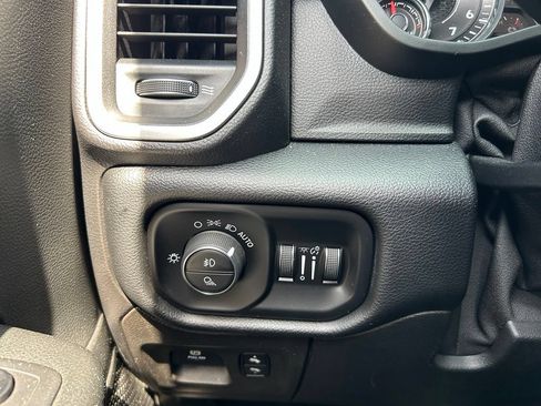 Used 2019 RAM 1500 Big Horn AWD/4WD image 49