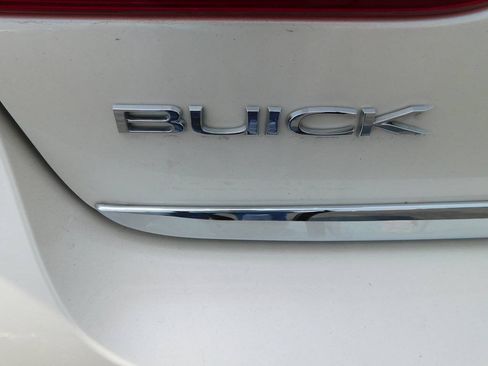 Used 2008 Buick Lucerne CXL w/ Driver Confidence Package FWD image 9
