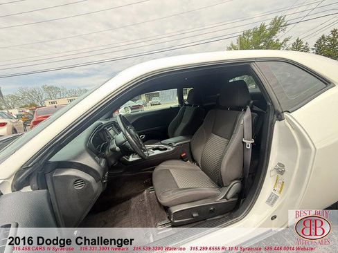 Used 2016 Dodge Challenger SXT w/ Blacktop Package RWD image 10