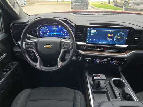Used 2022 Chevrolet Silverado 1500 LT RWD image 12