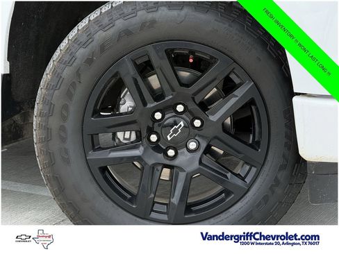 Used 2024 Chevrolet Silverado 1500 RST w/ Z71 Off-Road Package AWD/4WD image 9