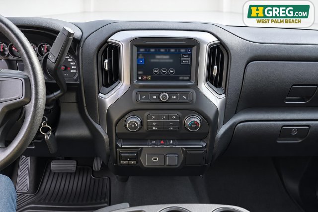 Used 2019 Chevrolet Silverado 1500 Custom w/ Custom Convenience Package AWD/4WD image 14