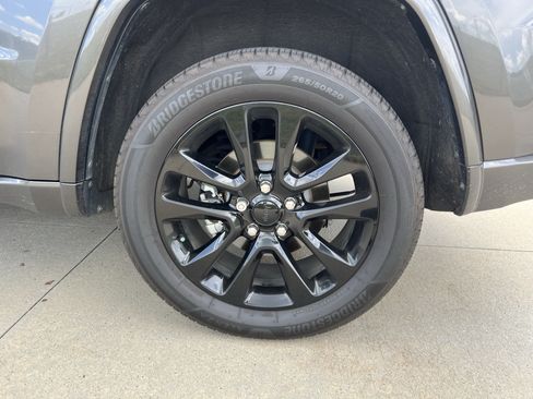 Used 2019 Jeep Grand Cherokee Altitude RWD image 13