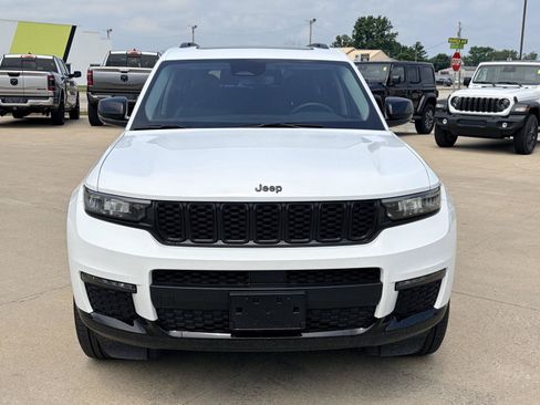 Used 2023 Jeep Grand Cherokee L Limited w/ Black Appearance Package AWD/4WD image 39