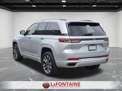 Used 2022 Jeep Grand Cherokee Overland AWD/4WD image 3