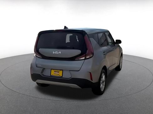 Used 2025 Kia Soul LX w/ LX Technology Package FWD image 15
