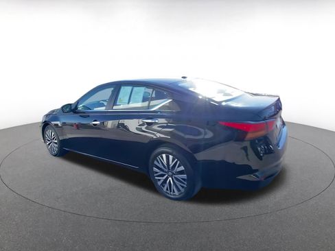 Used 2025 Nissan Altima 2.5 SV image 10