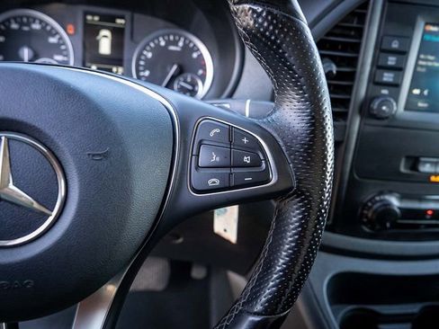 Used 2022 Mercedes-Benz Metris image 21