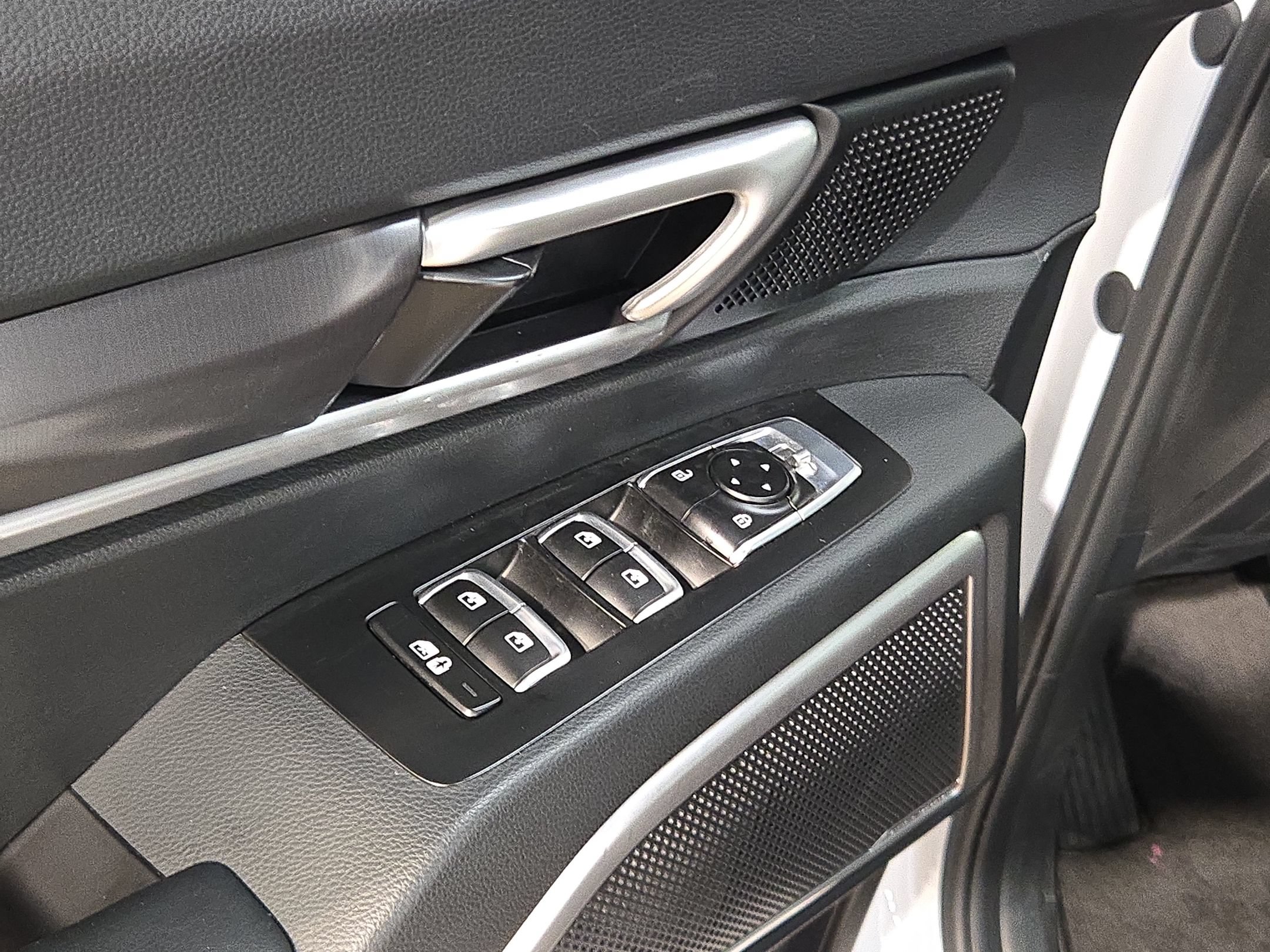 Used 2025 Kia Telluride S AWD/4WD image 21