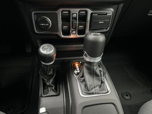 New 2025 Jeep Wrangler Sport S image 28