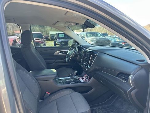 Used 2018 Chevrolet Traverse LT image 5