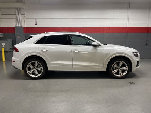Used 2022 Audi Q8 Premium image 7