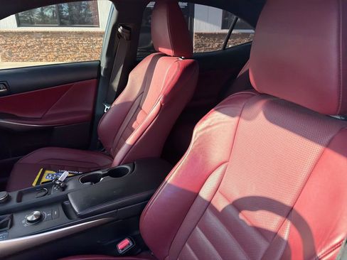 Used 2019 Lexus IS 300 image 3