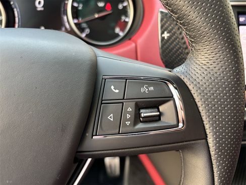 Used 2023 Maserati Levante Trofeo image 76