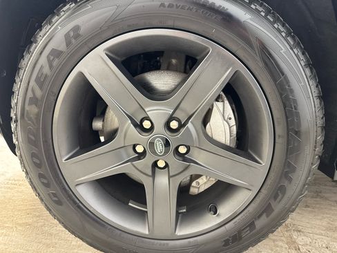 Used 2023 Land Rover Defender 110 X-Dynamic SE image 13