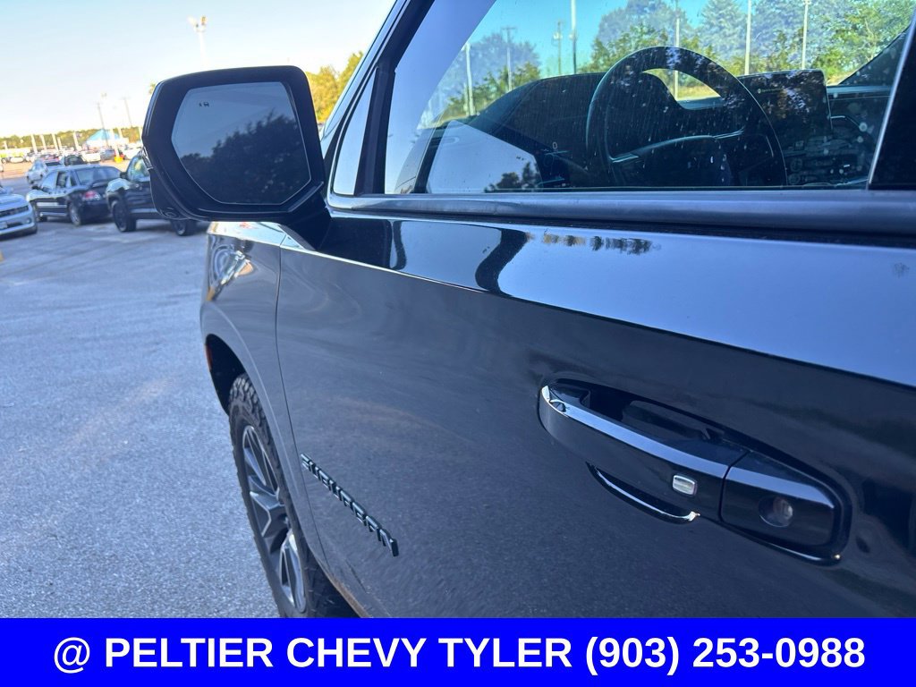Used 2023 Chevrolet Suburban Z71 w/ Z71 Off-Road Package AWD/4WD image 10