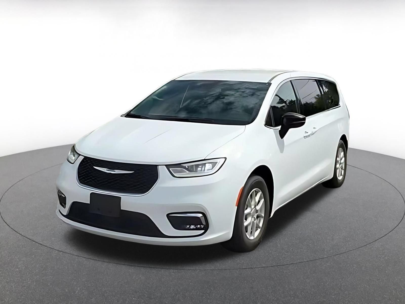 Used 2025 Chrysler Pacifica Select FWD image 6