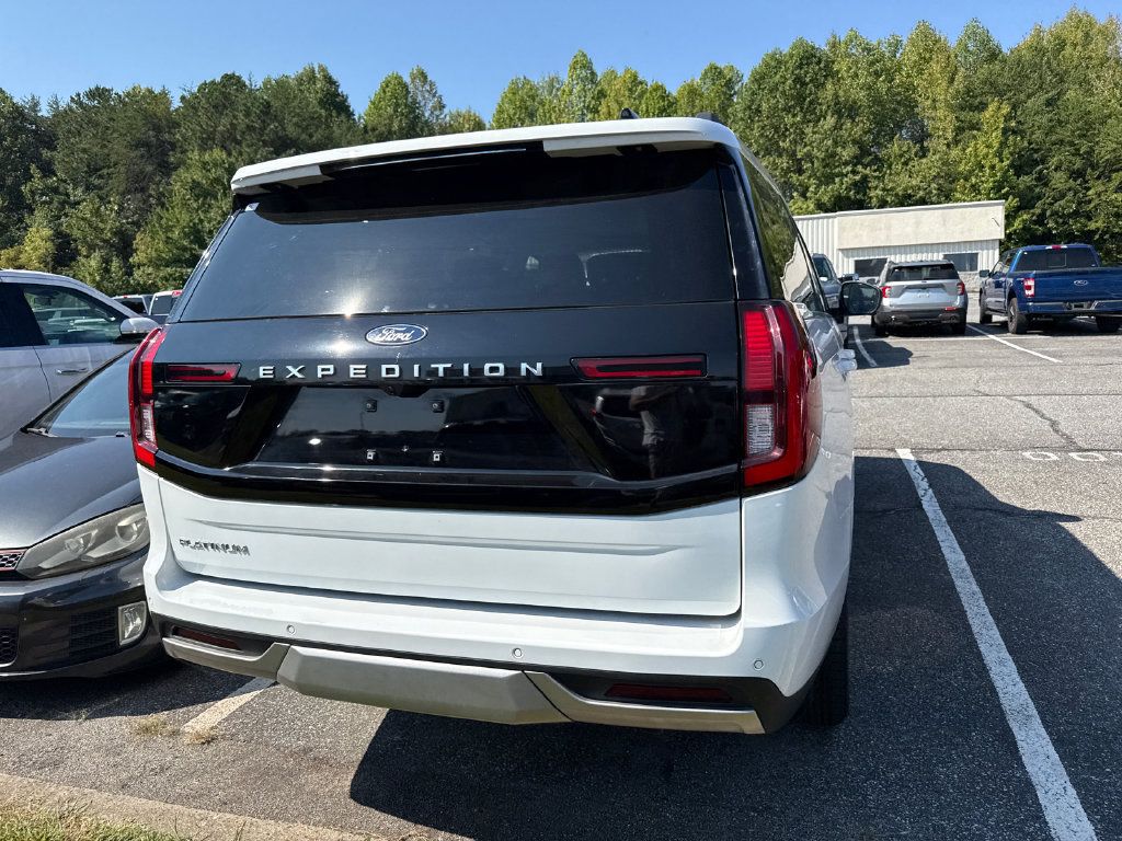 Used 2026 Ford Expedition Platinum w/ Driver's Package AWD/4WD image 18