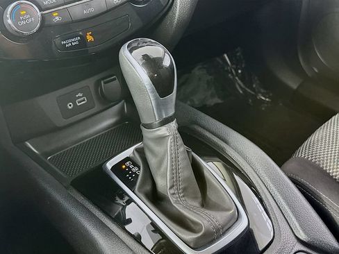 Used 2020 Nissan Rogue Sport SV AWD/4WD image 19
