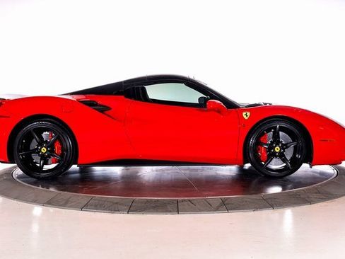 Used 2019 Ferrari 488 Spider image 13