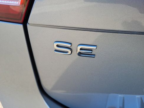 Certified 2023 Volkswagen Tiguan SE w/ Panoramic Sunroof Package image 16