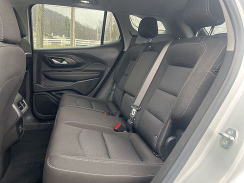 Used 2022 GMC Terrain SLE w/ Driver Convenience Package image 4