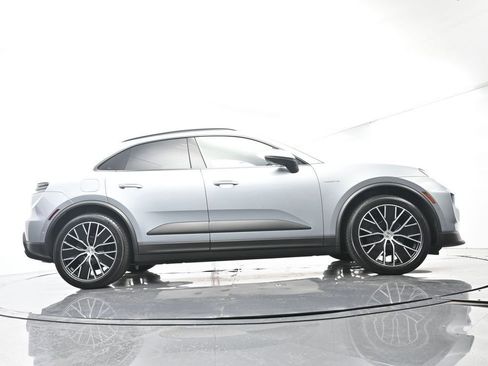 Certified 2025 Porsche Macan Electric RWD image 53