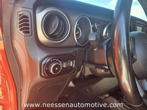 Used 2020 Jeep Wrangler Unlimited Sport S AWD/4WD image 16