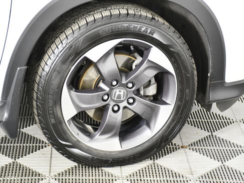 Used 2018 Honda HR-V EX image 51