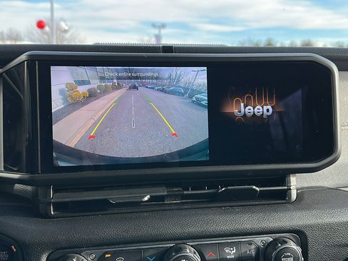 Used 2024 Jeep Wrangler Sport S image 20