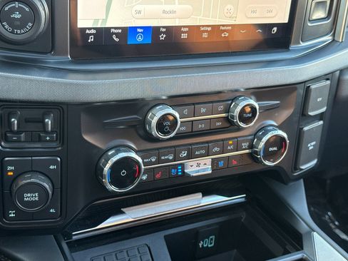Used 2024 Ford F250 Platinum w/ FX4 Off-Road Package AWD/4WD image 20