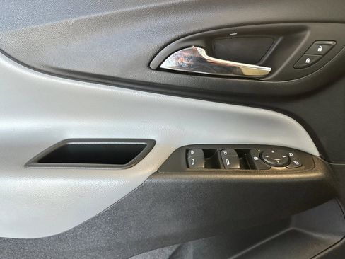 Used 2023 Chevrolet Equinox LT image 12