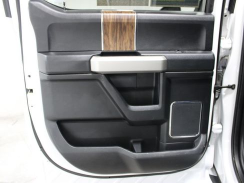 Used 2019 Ford F150 Lariat AWD/4WD image 24