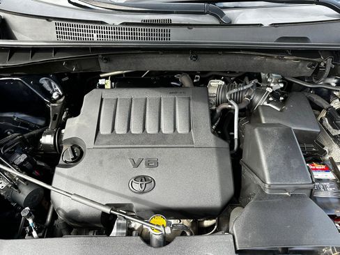 Used 2015 Toyota Highlander XLE image 26