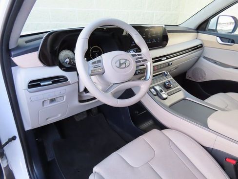 Used 2024 Hyundai Palisade Limited image 24