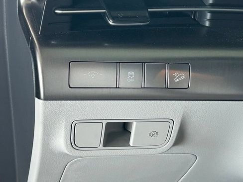 Used 2025 Hyundai Kona SEL FWD image 21