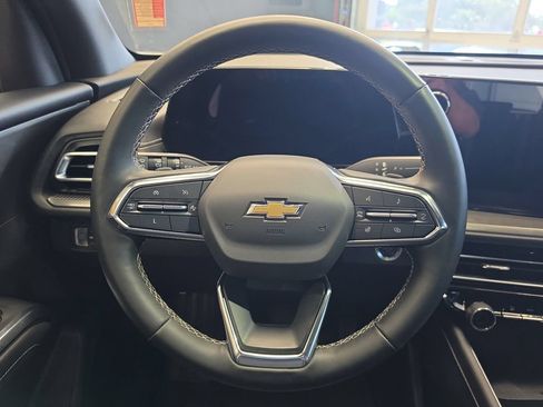 Used 2024 Chevrolet Traverse LT FWD image 19