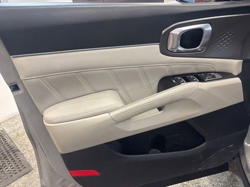 Certified 2023 Kia Sorento SX image 13