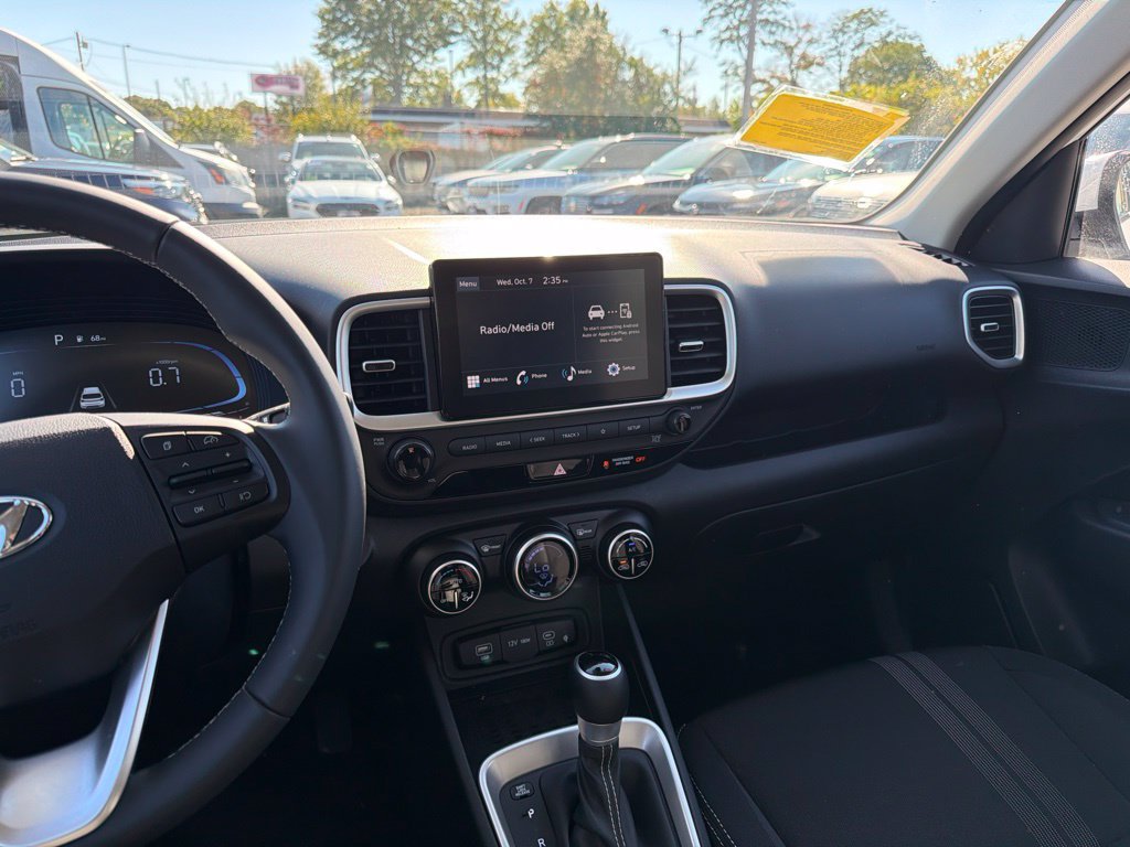 Used 2026 Hyundai Venue SEL FWD image 12