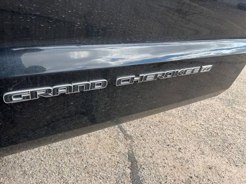 Used 2022 Jeep Grand Cherokee Laredo E image 23