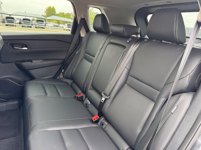 Used 2026 Nissan Rogue SL FWD image 12