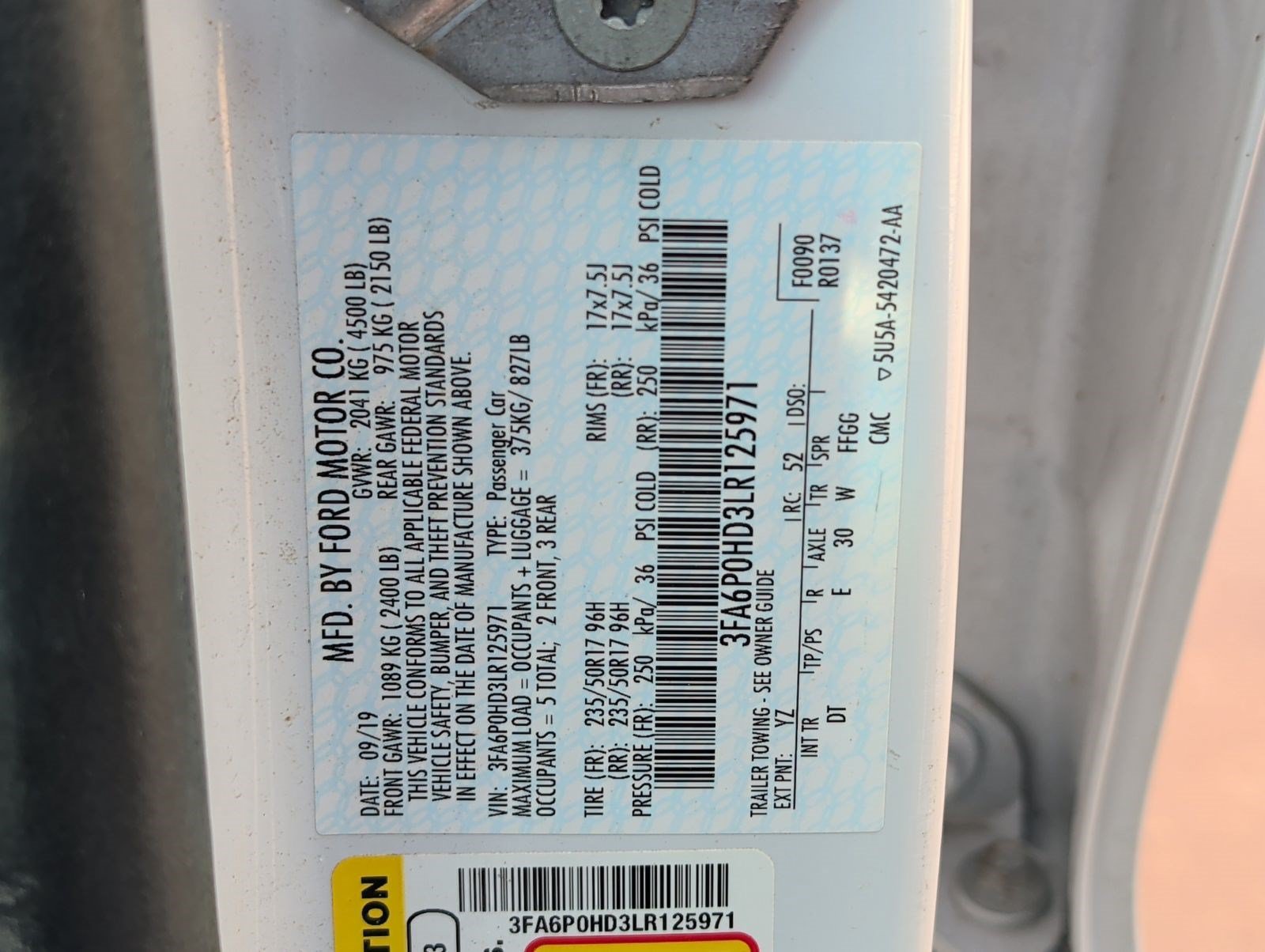 Used 2020 Ford Fusion SE FWD image 29
