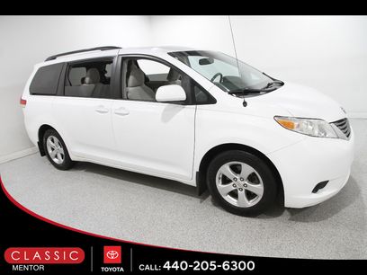 Used 2012 Toyota Sienna LE w/ Towing Pkg