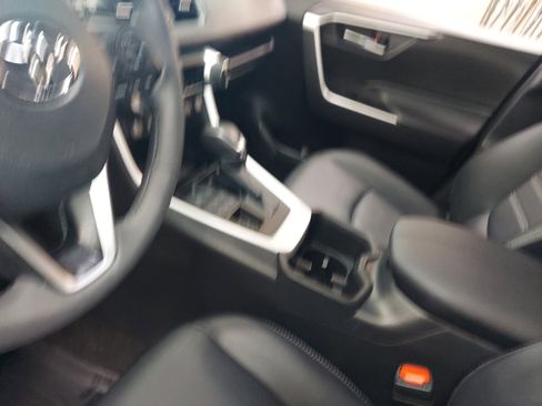 Used 2023 Toyota RAV4 XLE Premium image 14