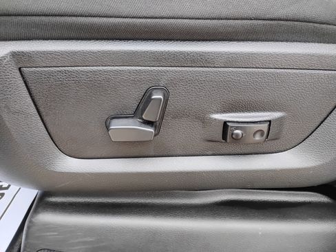 Used 2024 RAM 2500 Big Horn w/ Bed Utility Group image 14