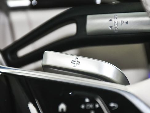Used 2023 Mercedes-Benz S 500 4MATIC w/ Warmth & Comfort Package image 45