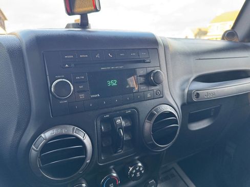 Used 2013 Jeep Wrangler Unlimited Sport image 16