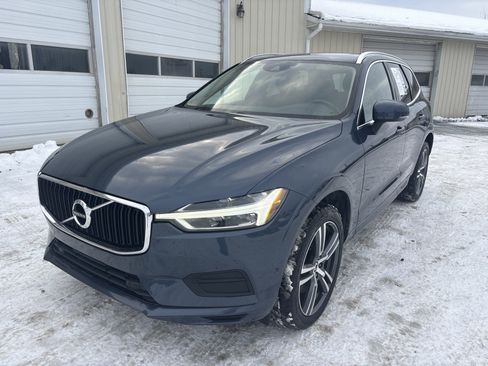 Used 2018 Volvo XC60 T6 Momentum w/ Convenience Package image 11