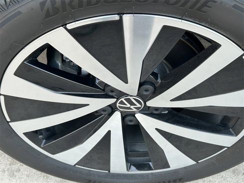 Used 2022 Volkswagen Taos SE image 9