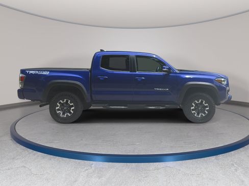 Used 2023 Toyota Tacoma TRD Off-Road w/ TRD Premium Off Road Package AWD/4WD image 4